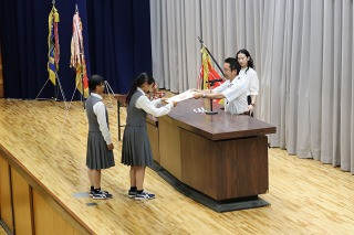 ２